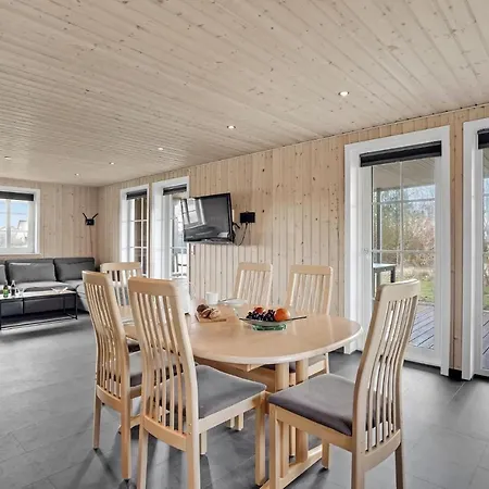 Holiday home Gorgeous In With Kitchen