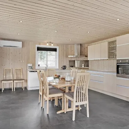 בית נופש Gorgeous In With Kitchen