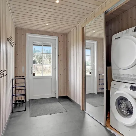 Gorgeous In With Kitchen בית נופש Skjern